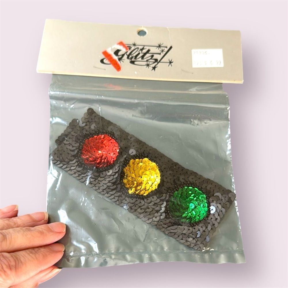 GLITZ Vintage 90s Stop Light Sequin Applique *NEW*